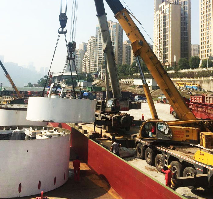 山丹吊车作业中